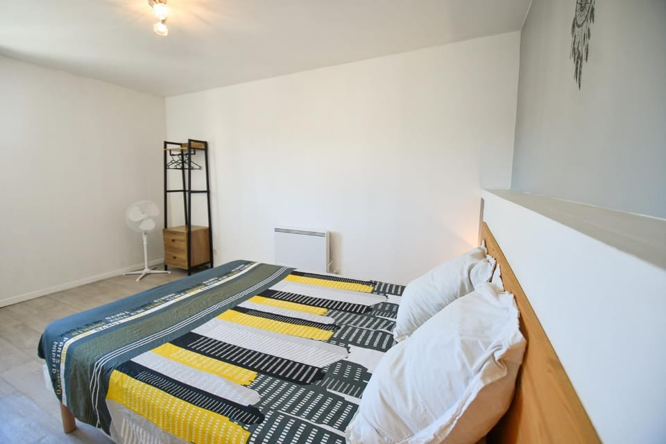Bed, Bedroom