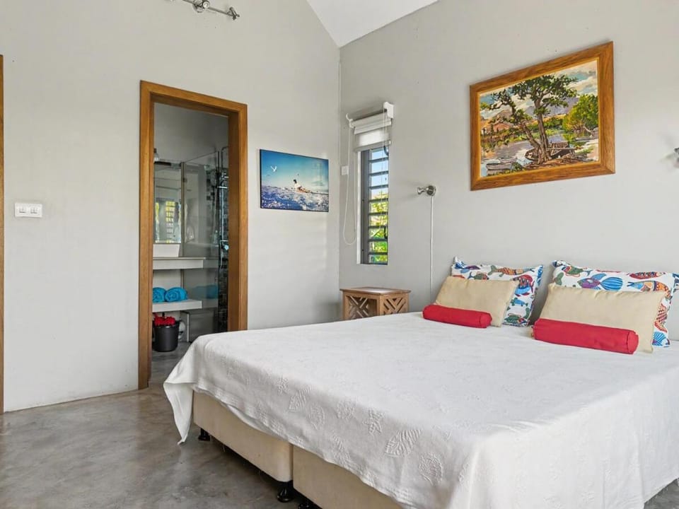 Cozy Nature Escape - 2BR Tiny House with Pool & BBQ Chalet in Rivière Noire District, Mauritius
