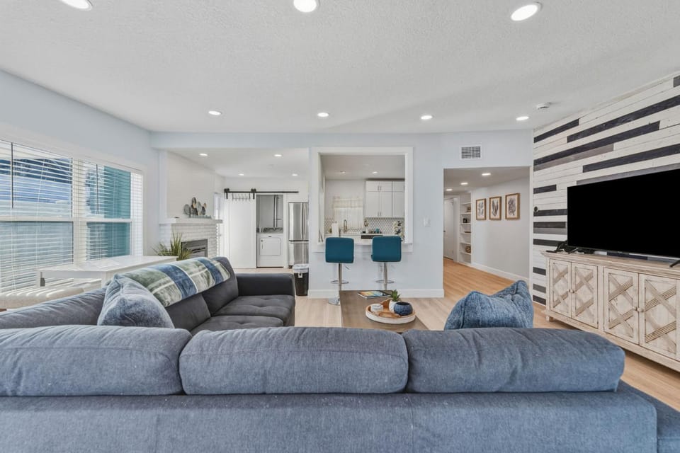 Saint Petersburg Escape Private Pool 5 Minutes to the Beach House in Bay Pines