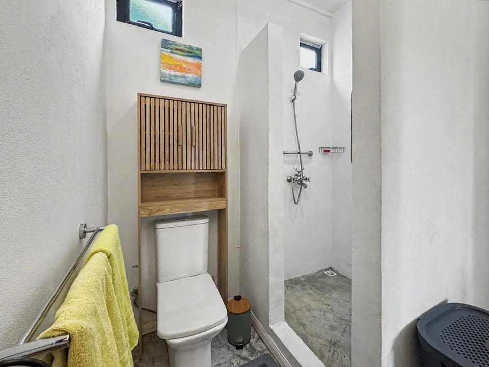 Blue Zebra - 2BR Ground Floor Flat with AC La Gaulette Apartment in Rivière Noire District, Mauritius