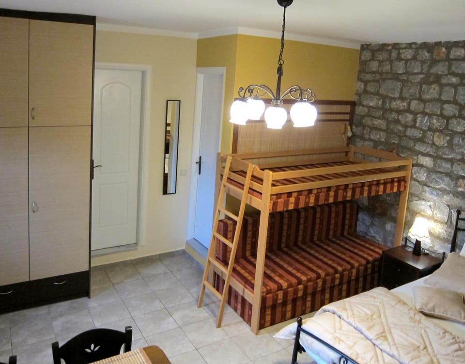 bunk bed