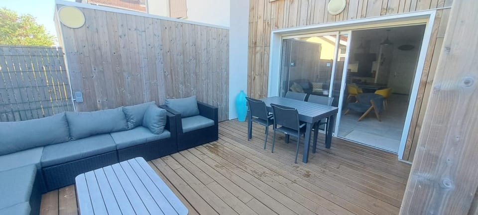 Patio, Living room, Dining area