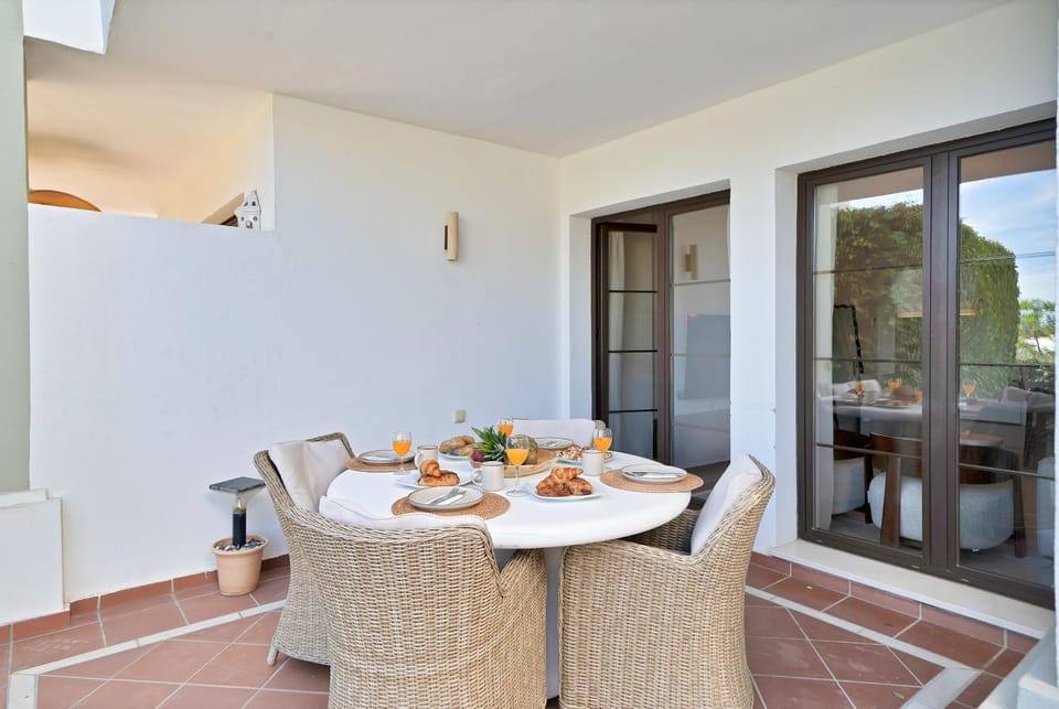 Day, Dining area, Food