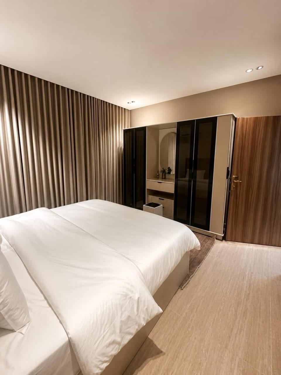 Modern Stay Near Marriott Radisson & KFMC Riyadh Apartment in Riyadh