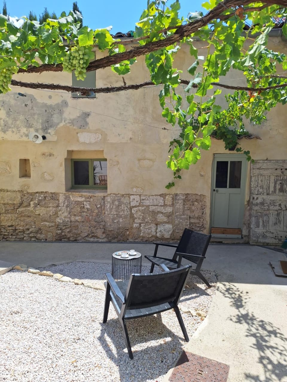 Patio de la Vigne Bed and Breakfast in Villeneuve-lès-Avignon