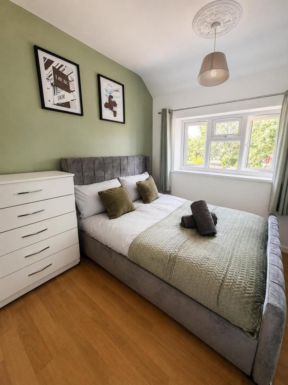 Cosy 3 Bed House Eltham Off Street Parking House in Sidcup