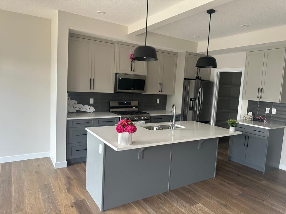 Full AC Brand New Home 3 Bedroom House in Airdrie
