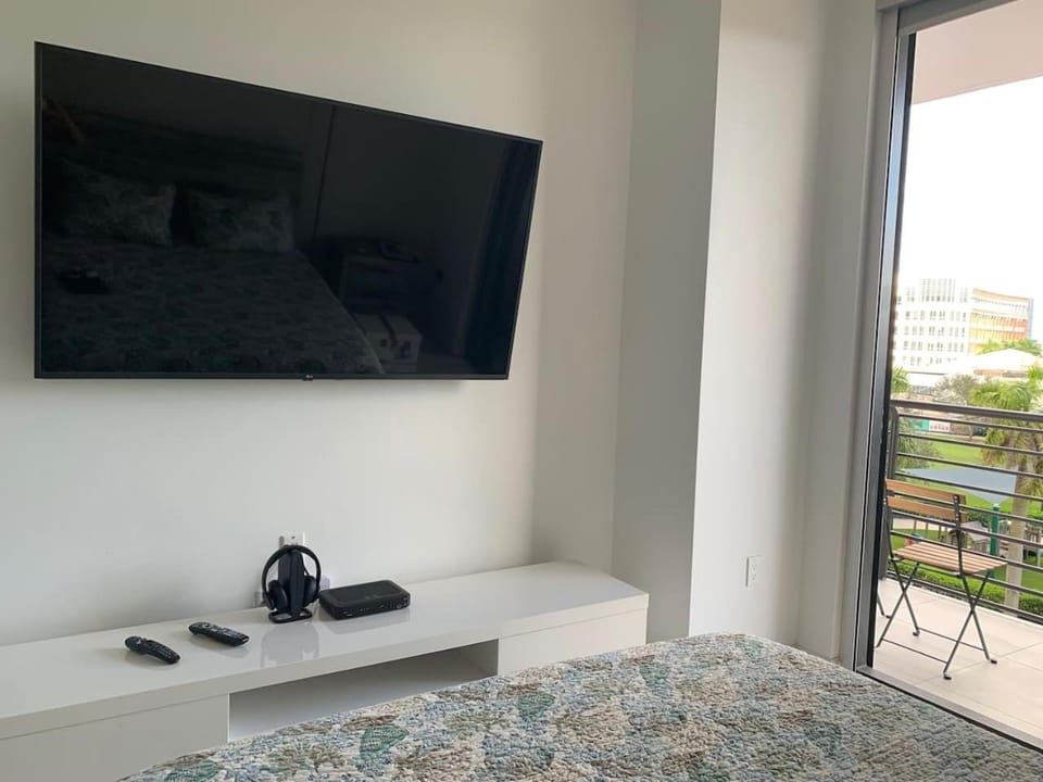 Doral Miami 2B2B with PoolFree Parking! Apartment in Doral