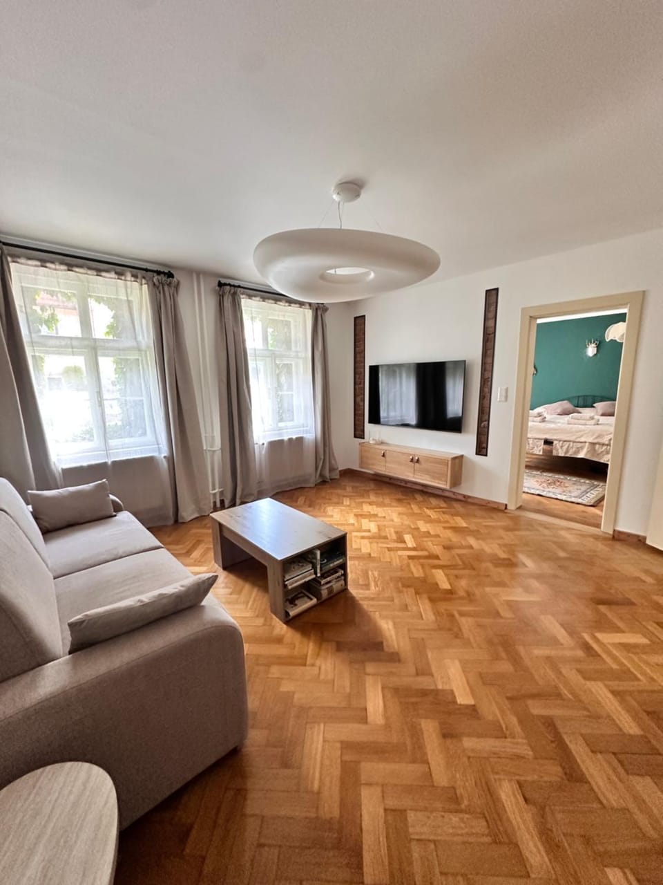 Bed, TV and multimedia, Living room, Seating area