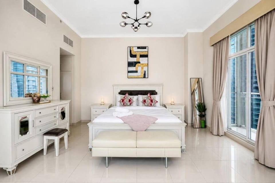 FIRST CLASS 2BR Luxury Marina View Retreat Apartment in Dubai