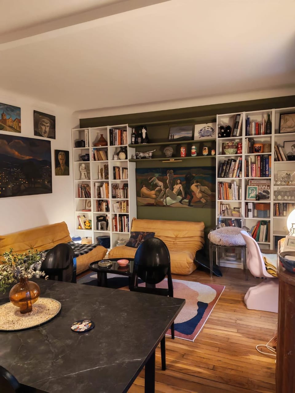 Appartement Buttes Chaumont Apartment in Paris