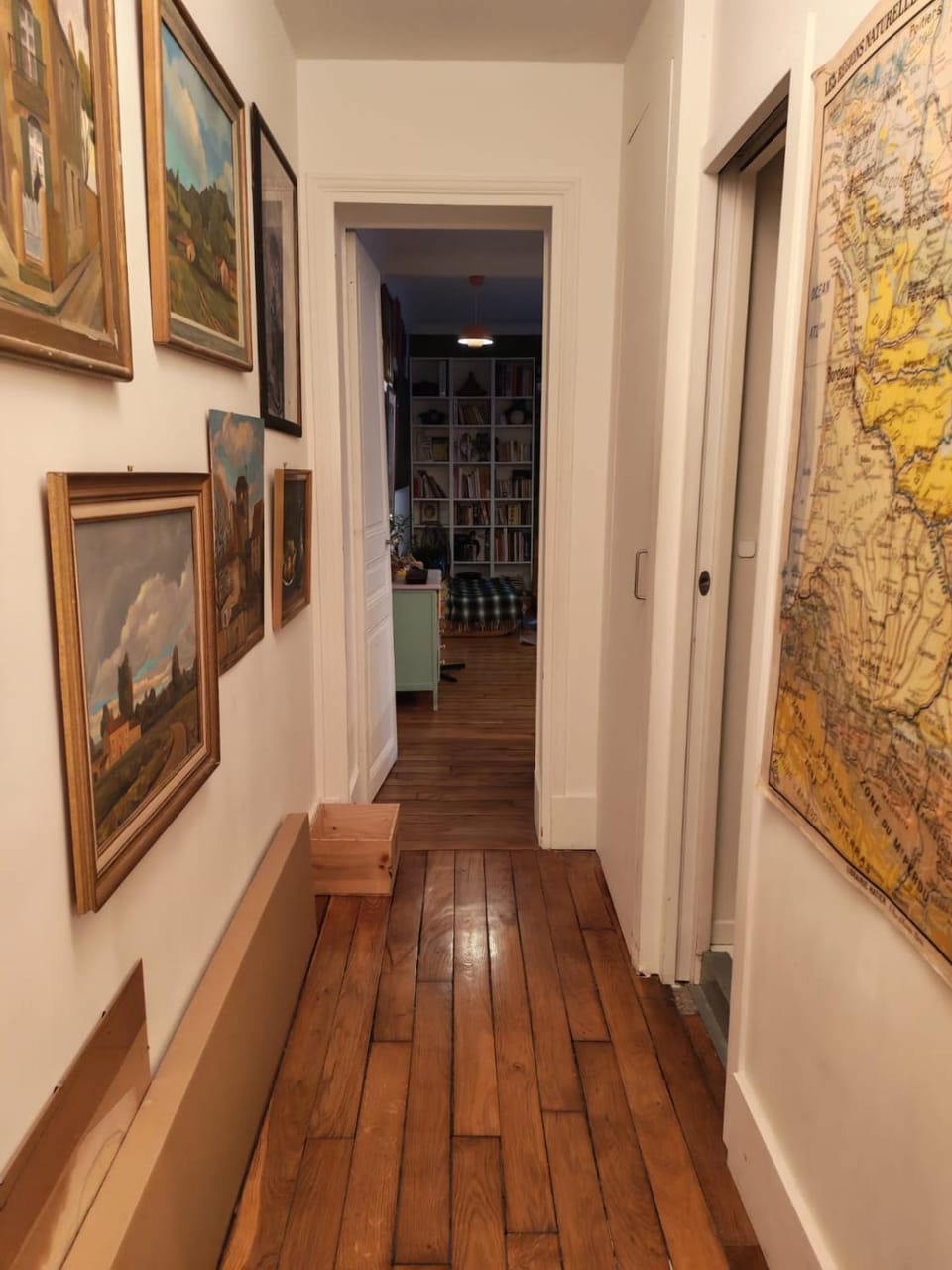 Appartement Buttes Chaumont Apartment in Paris