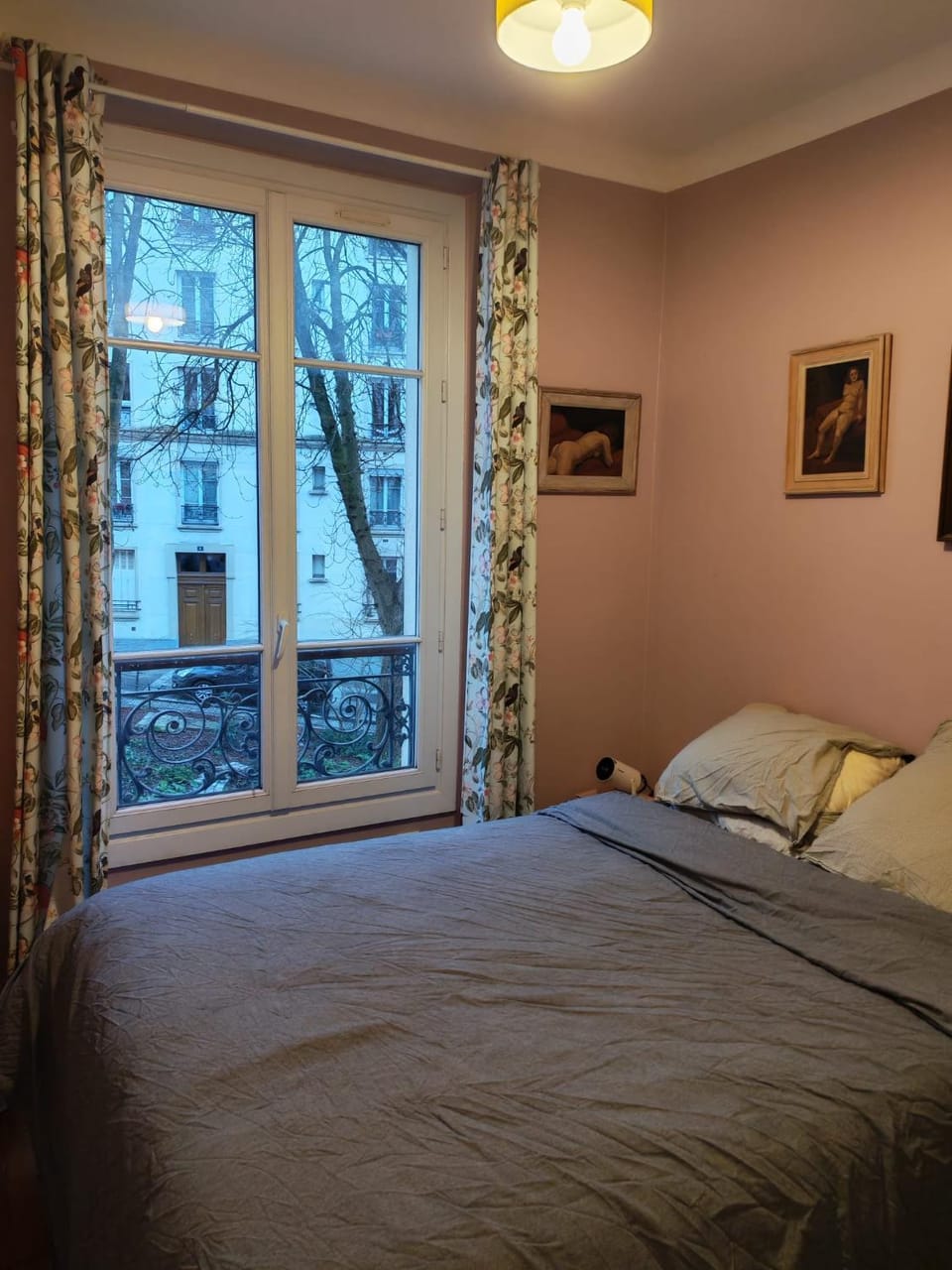 Appartement Buttes Chaumont Apartment in Paris