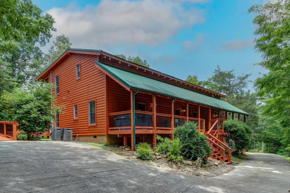 Property building, Garden view