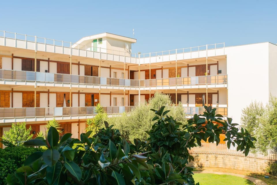 Dimora Levante - Pool & Tennis Apartment in Bari