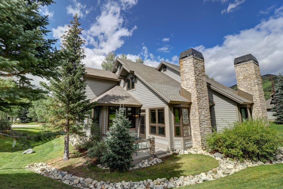 Woods 21 Townhome Apartment in Summit County
