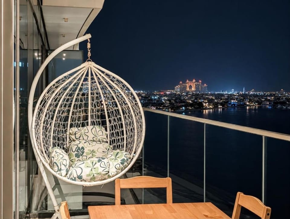 FIRST CLASS 1BR Serenity Sea and Palm View Apartment in Dubai