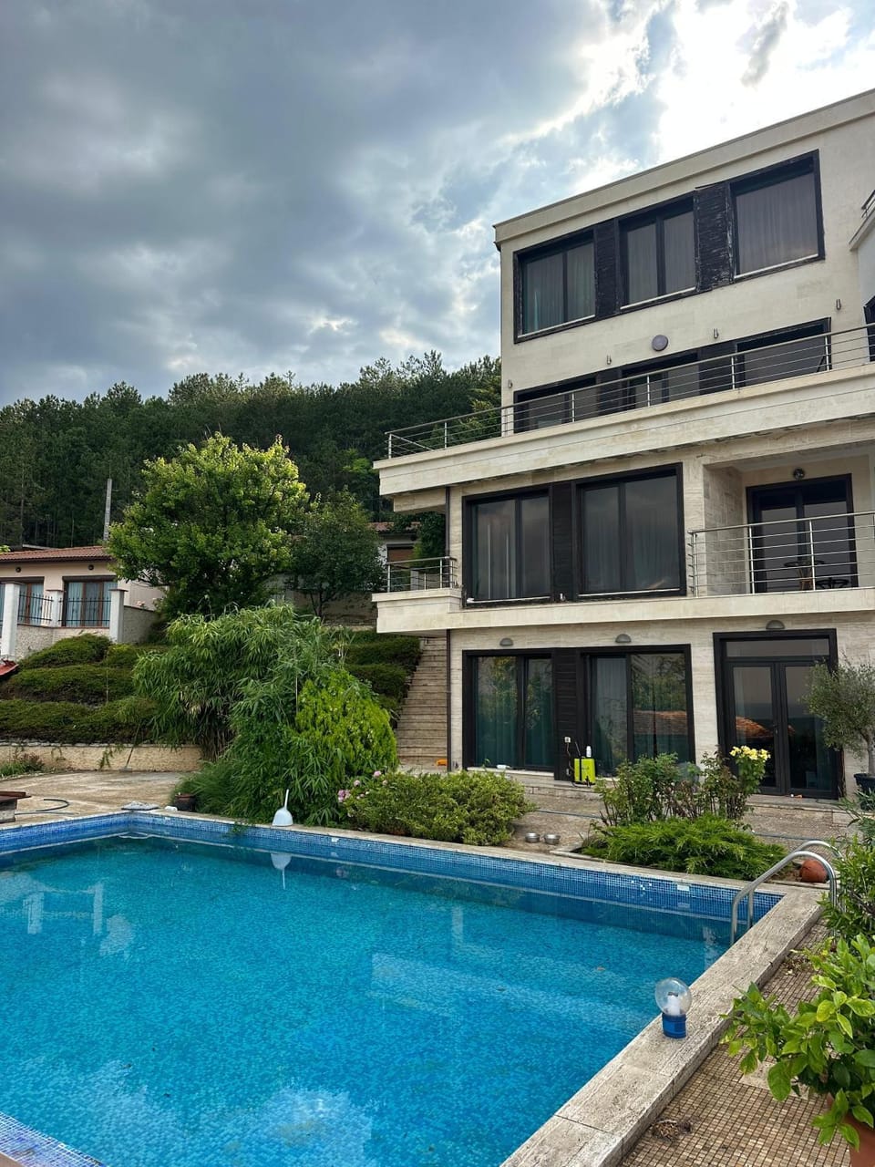 Property building, Day, Garden view, Swimming pool