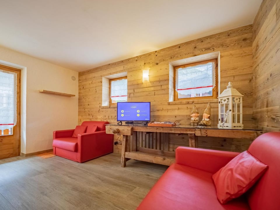 Communal lounge/ TV room, TV and multimedia, Living room, Seating area