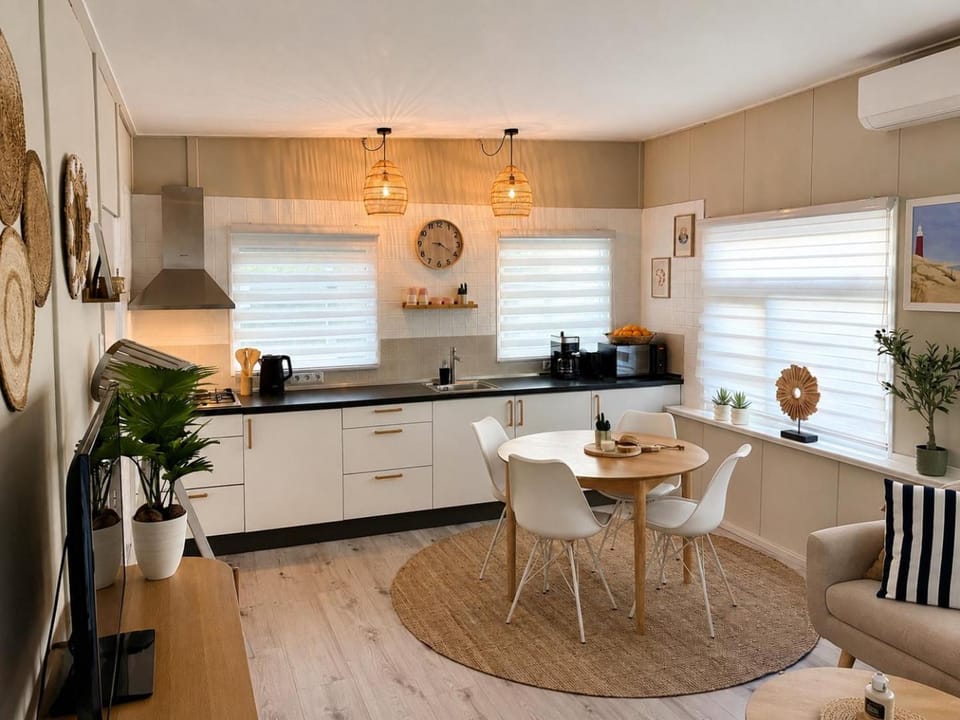 Houten Beachhome Ouddorp aan Zee House in Ouddorp