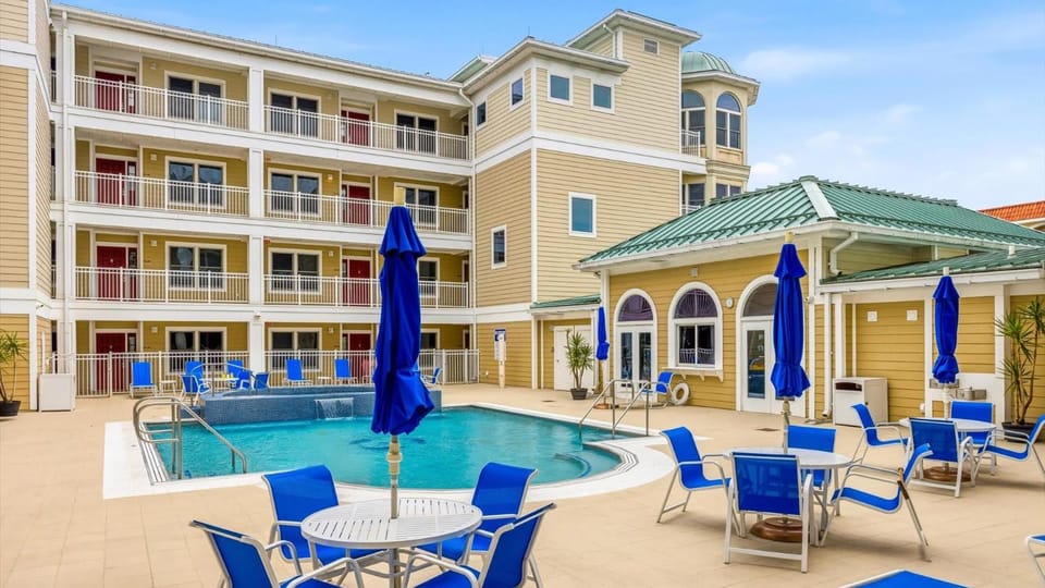 WATER VIEWS 3bd 2ba Condo w Pool House in North Wildwood