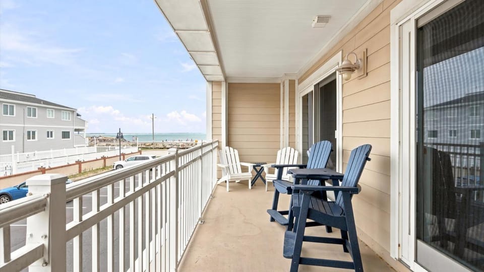 WATER VIEWS 3bd 2ba Condo w Pool House in North Wildwood