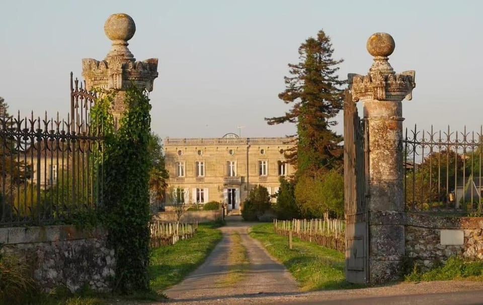 Nearby landmark, Day, Natural landscape, Garden