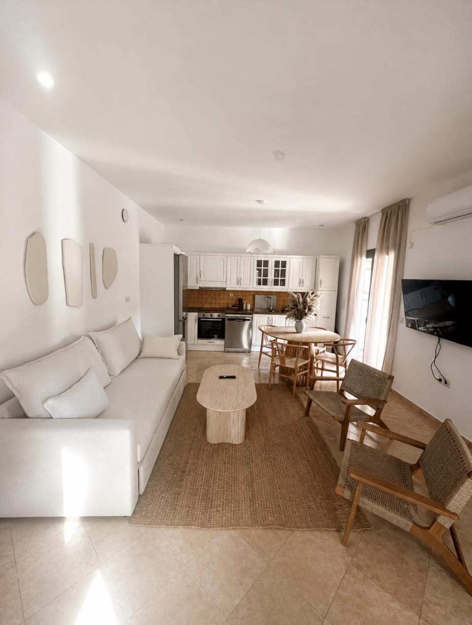 Kitchen or kitchenette, Living room