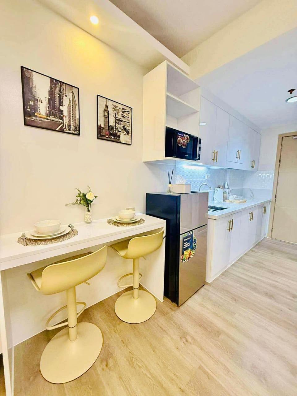 Property building, Restaurant/places to eat, Communal lounge/ TV room