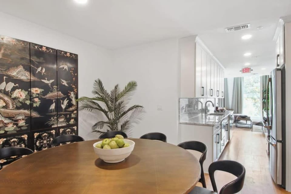 Two CBD Suites 10BR Near French Quarter Hotel in French Quarter