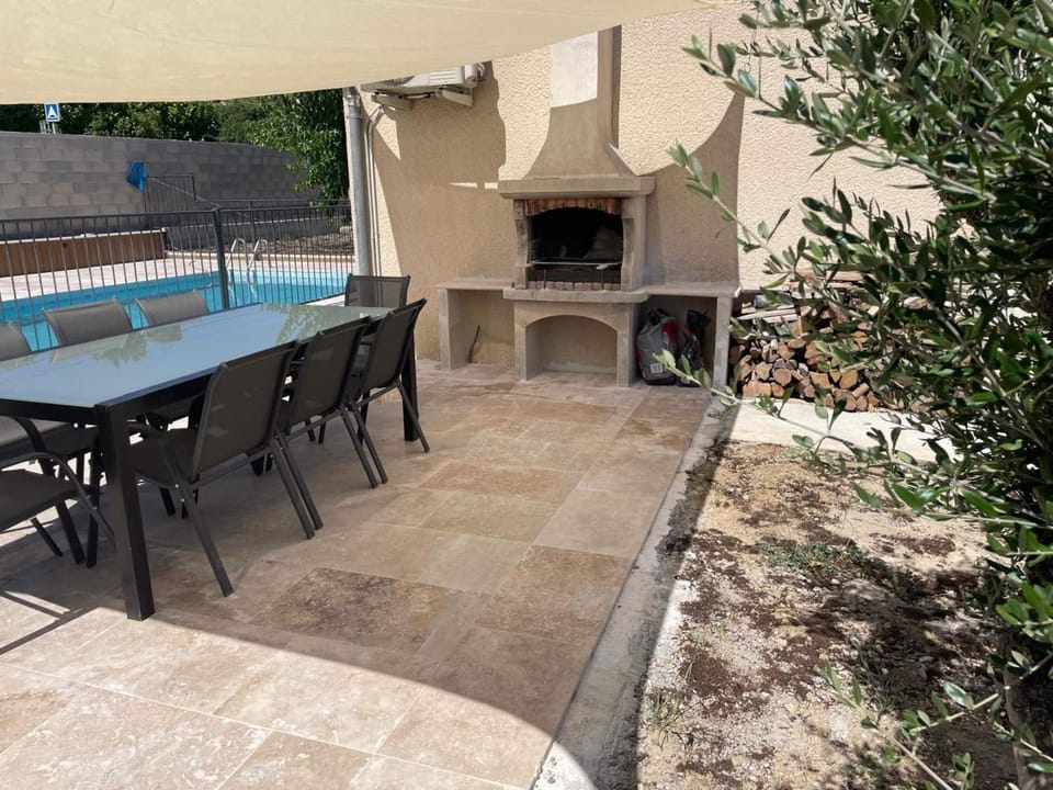 Patio, Day, BBQ facilities, Dining area, Pool view