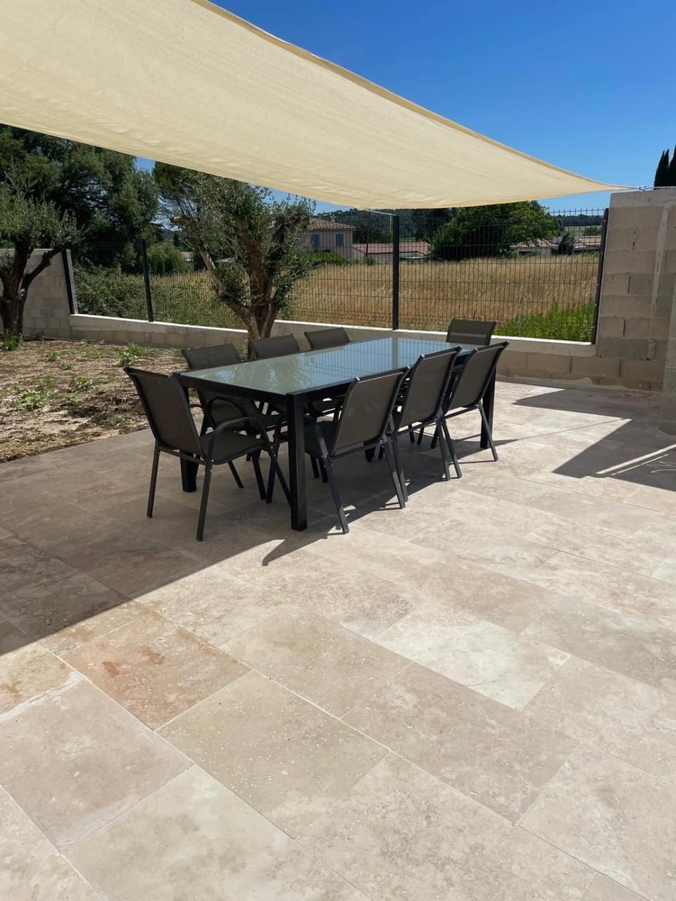Patio, Day, BBQ facilities, Dining area
