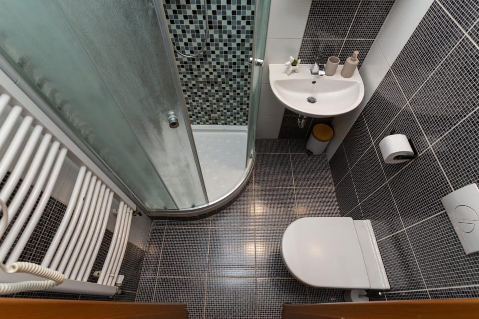 Toilet, Bathroom