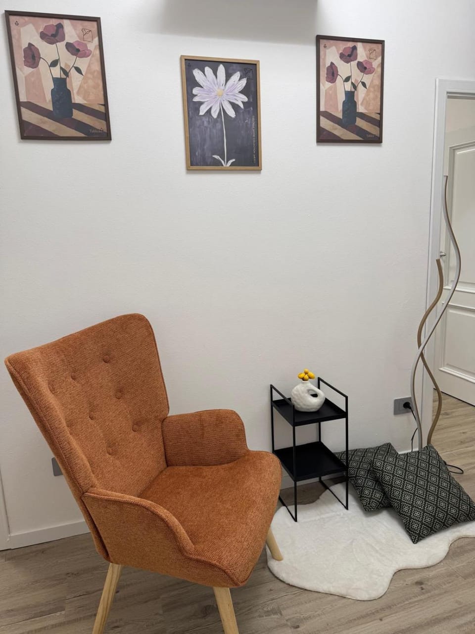 Seating area, furniture, furniture