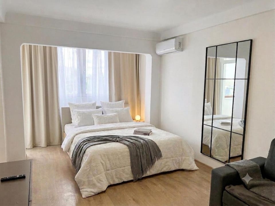 Світла затишна однокімнатна студія на Оболоні Apartment in Kiev City - Kyiv