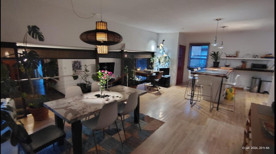 Large urban apartment with steam sauna Apartment in Laval