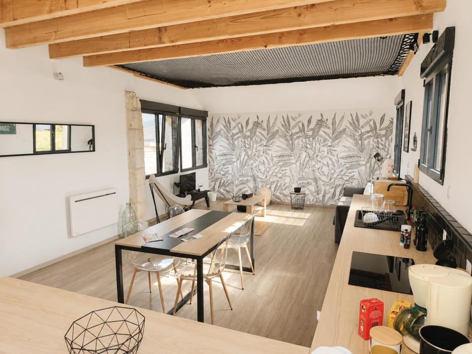 Kitchen or kitchenette, Living room, Dining area