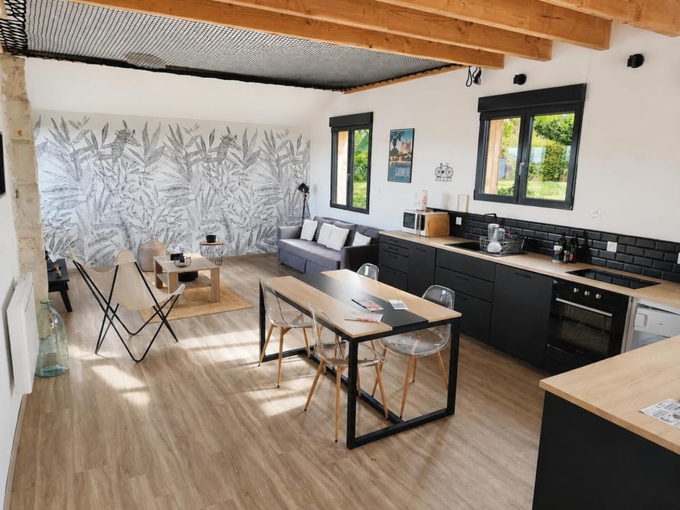 Kitchen or kitchenette, Living room, Dining area