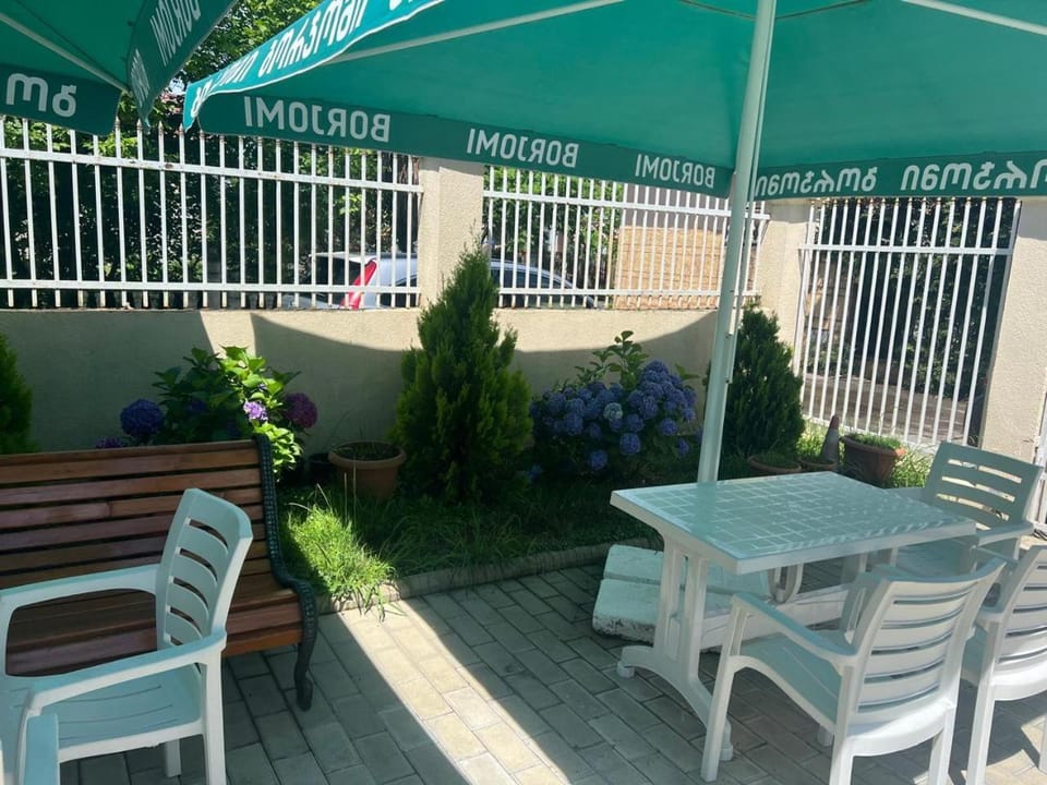 Hotel Veranda Bed and Breakfast in Georgia