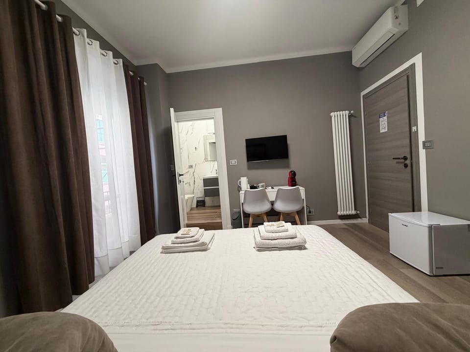 Neni's Rooms Bed and Breakfast in La Spezia
