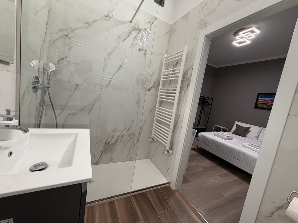 Neni's Rooms Bed and Breakfast in La Spezia