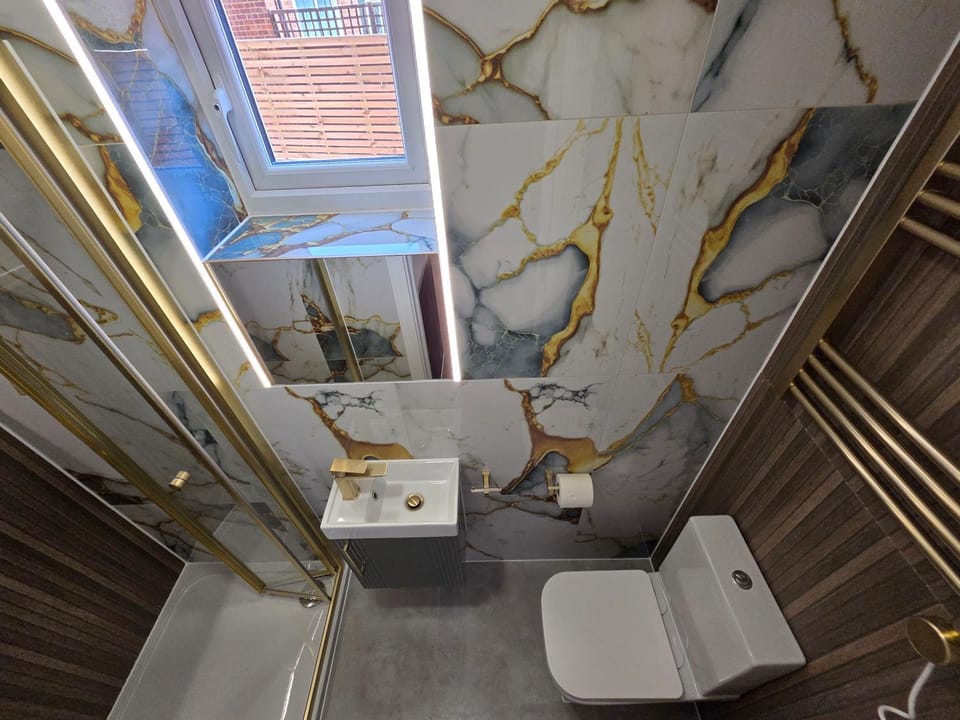 Hayes Studios near Heathrow Vacation rental in Southall