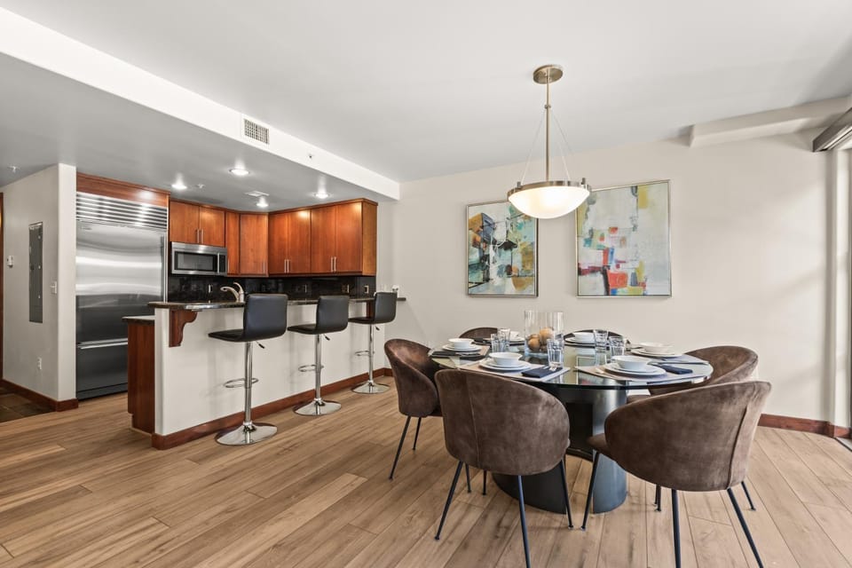 Day, Kitchen or kitchenette, Dining area, furniture, microwave
