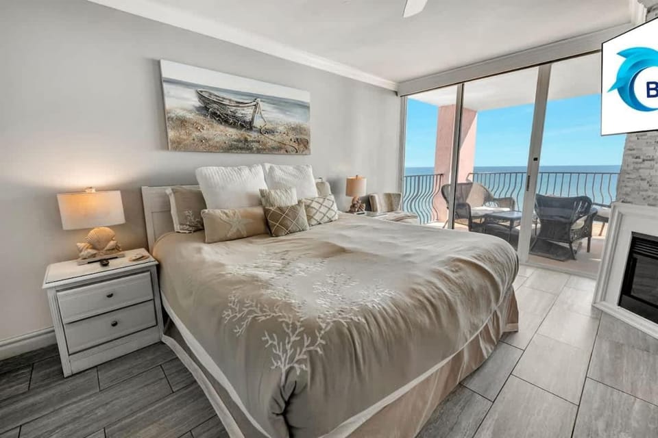 Luxury 2 Story Oceanfront Penthouse at the Palms House in Myrtle Beach