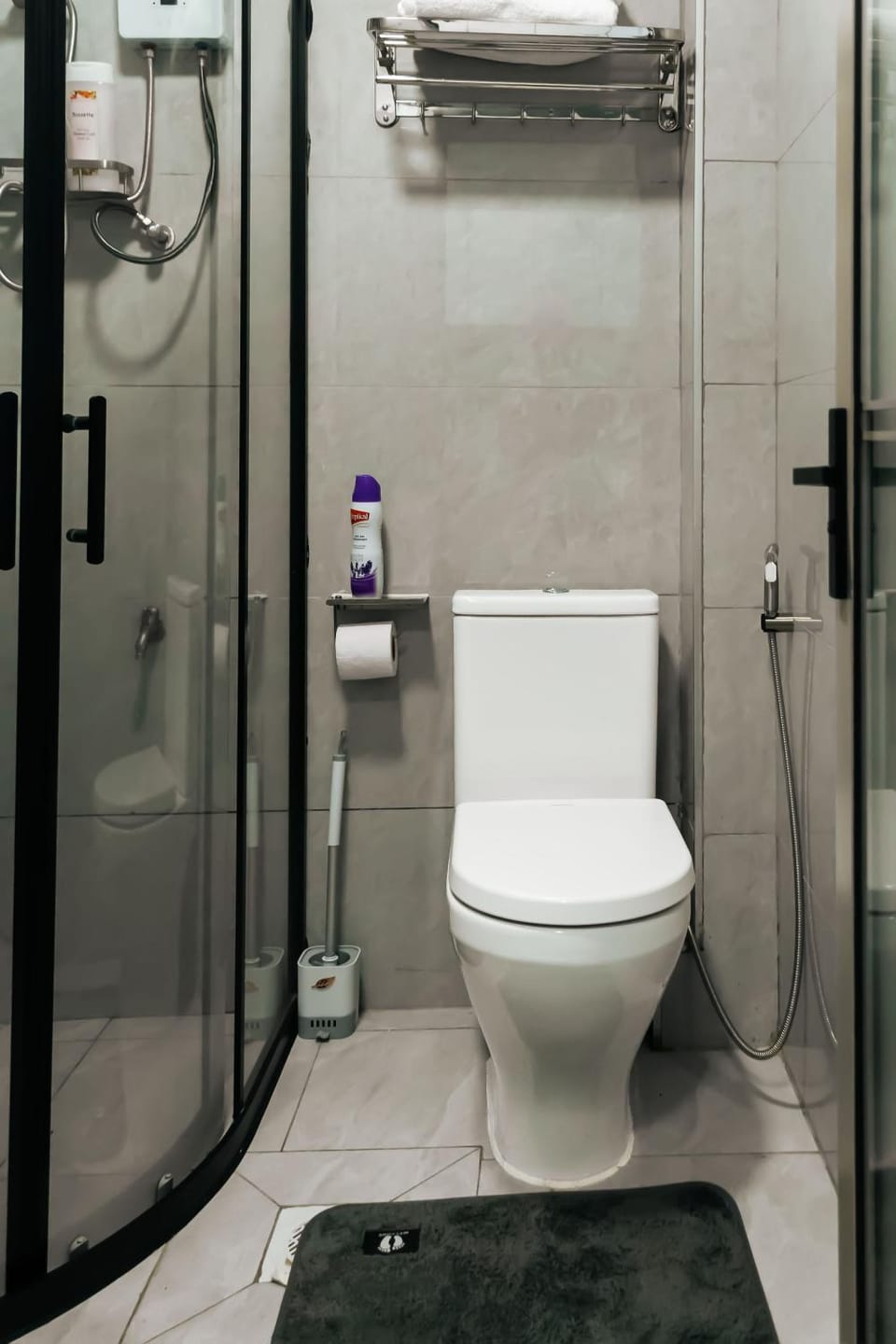 Luxury Boutique Suite Walk to GTC, Sarit & Malls Apartment in Nairobi County