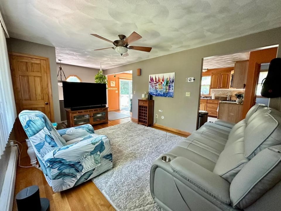 TV and multimedia, Living room, Seating area