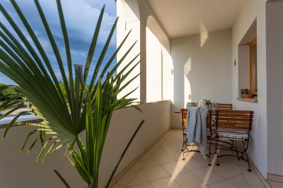 Day, Balcony/Terrace, Seating area