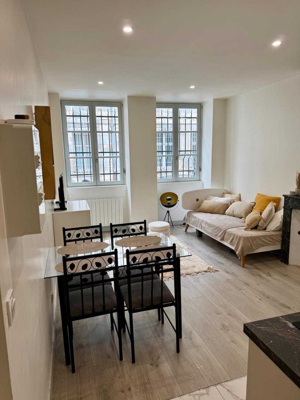 Living room, Dining area
