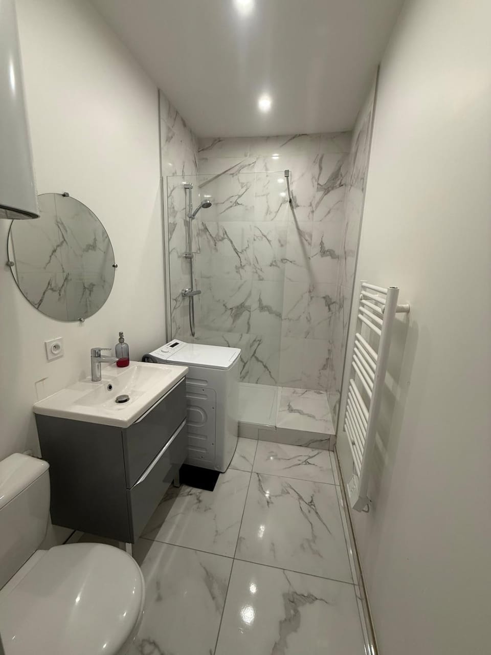 Shower, Toilet, Bathroom