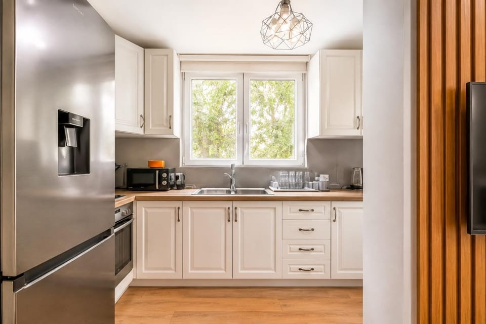 Kitchen or kitchenette, kitchen